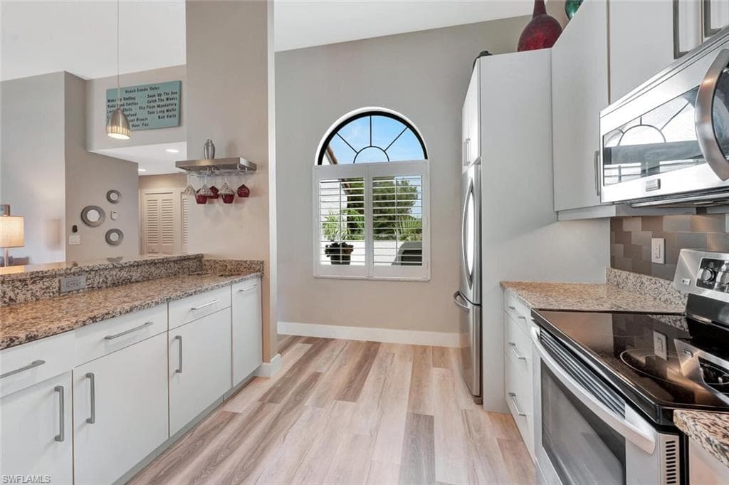 583 Beachwalk Cir Q-203, Naples, FL 34108-12