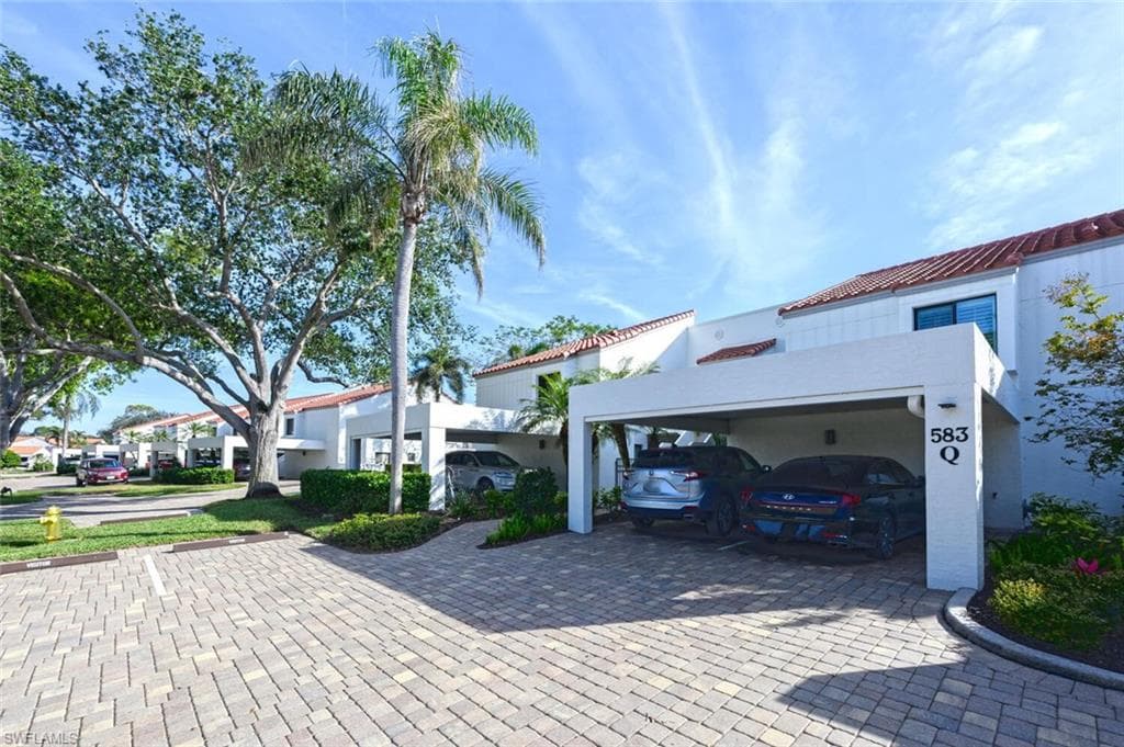 583 Beachwalk Cir Q-203, Naples, FL 34108-28