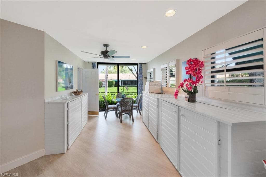 583 Beachwalk Cir Q-203, Naples, FL 34108-34