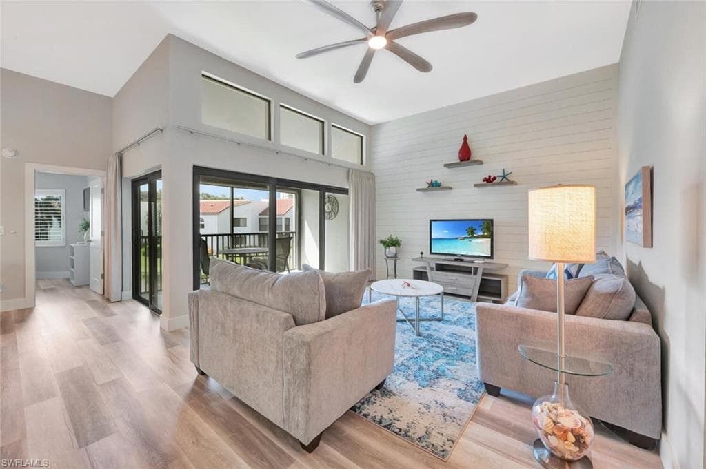 583 Beachwalk Cir Q-203, Naples, FL 34108-2