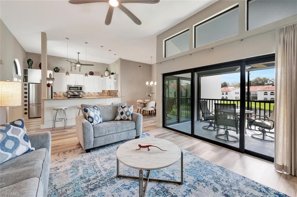 583 Beachwalk Cir Q-203, Naples, FL 34108-4