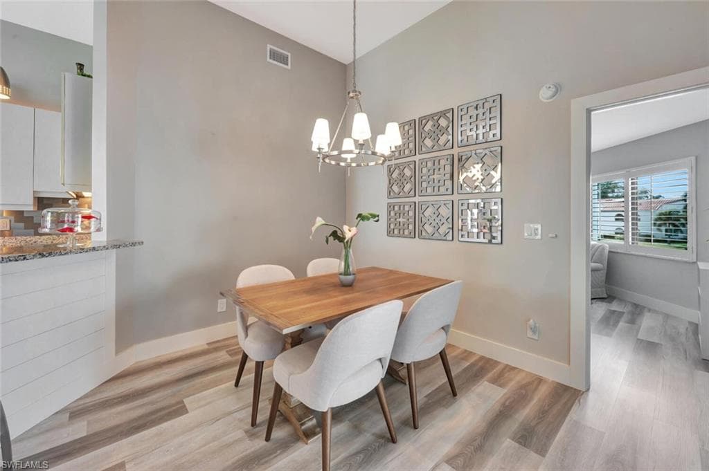 583 Beachwalk Cir Q-203, Naples, FL 34108-6