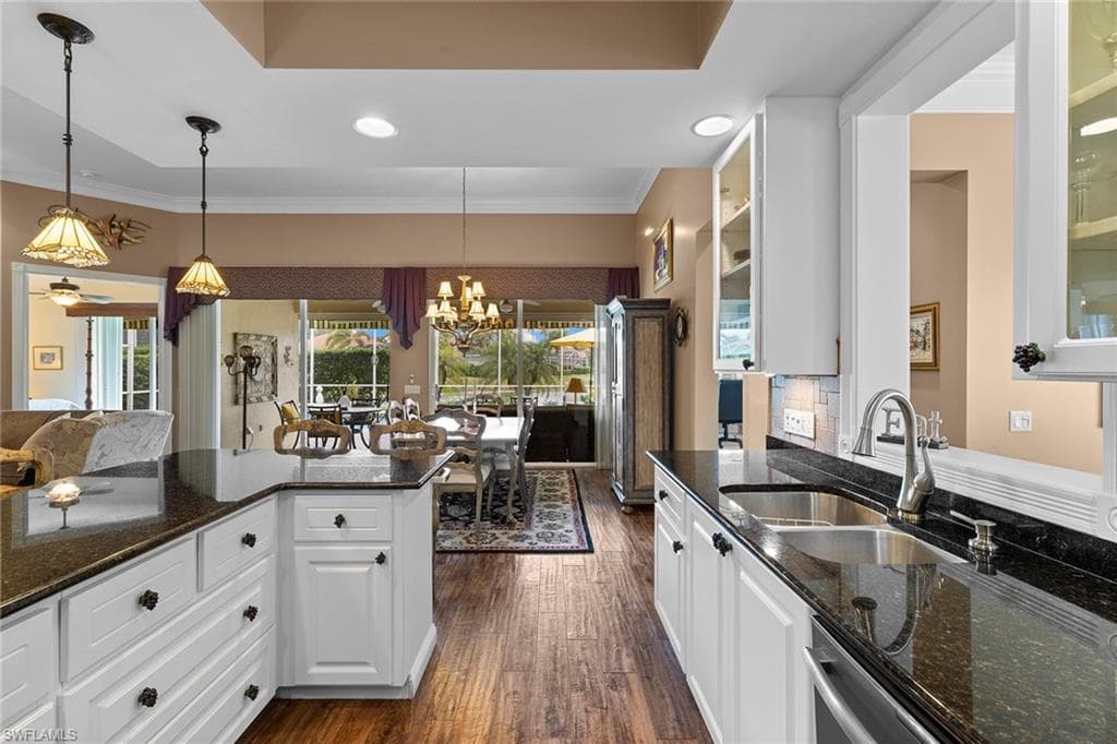 5169 Inagua Way, Naples, FL 34119-12