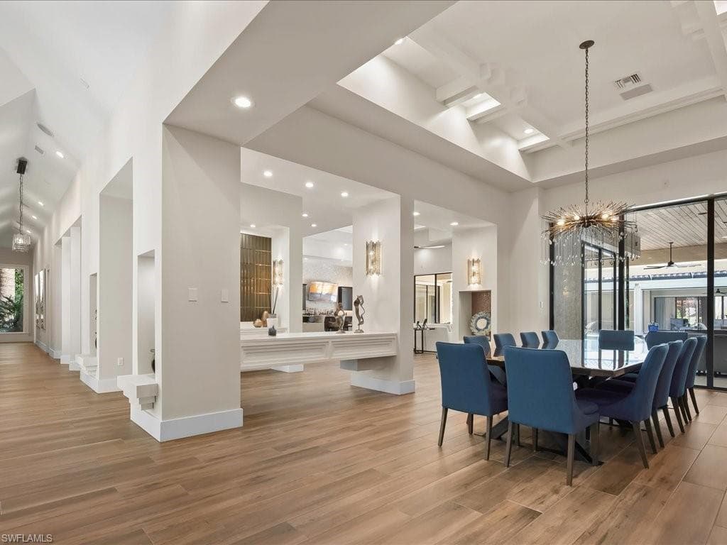 656 Hickory Rd, Naples, FL 34108-8