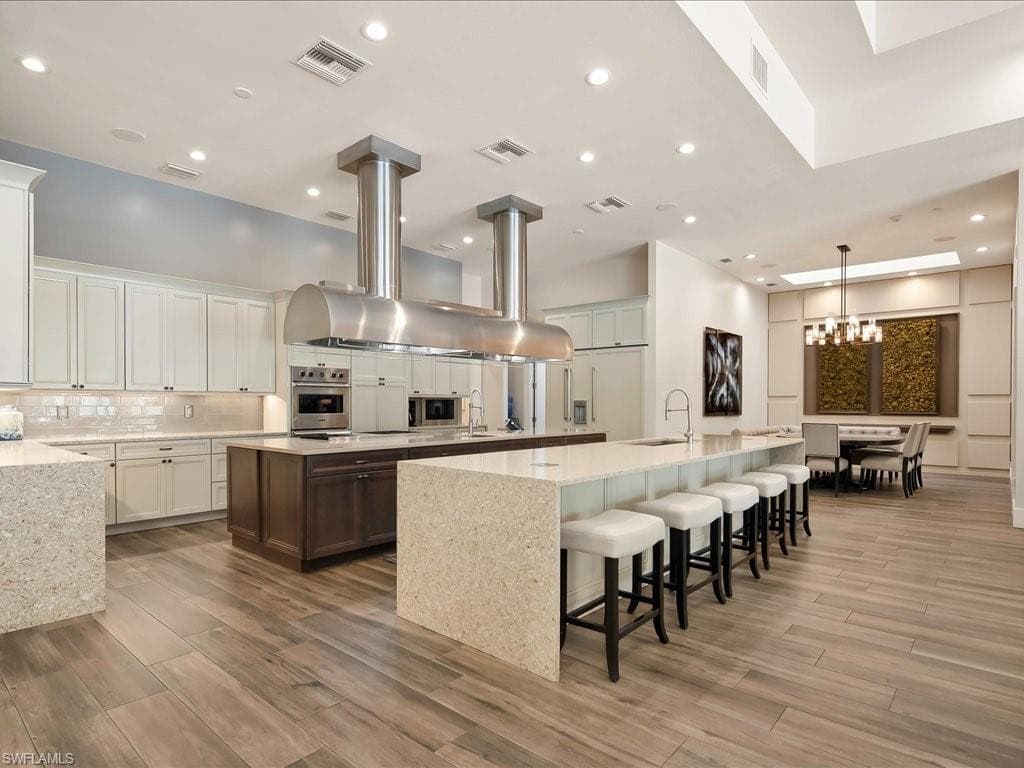 656 Hickory Rd, Naples, FL 34108-10