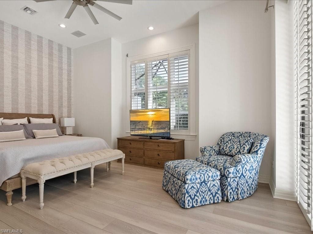 656 Hickory Rd, Naples, FL 34108-24