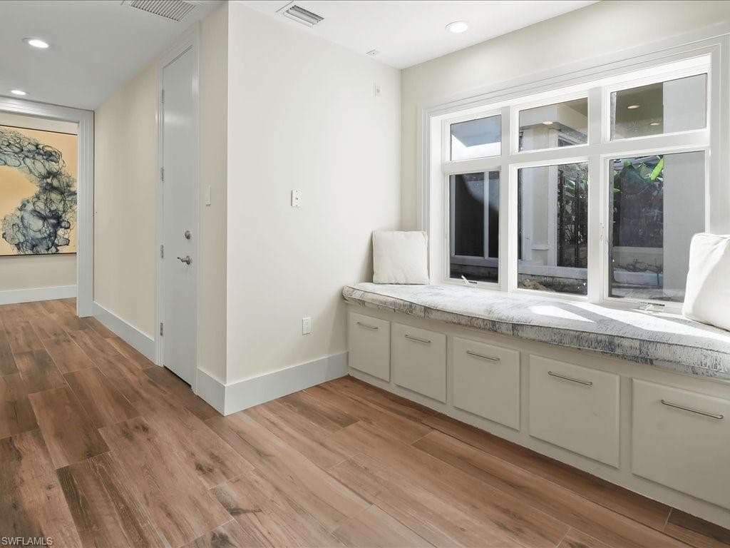 656 Hickory Rd, Naples, FL 34108-25