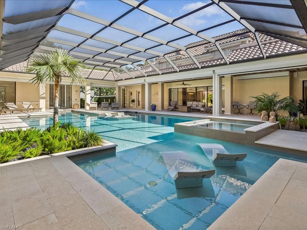 656 Hickory Rd, Naples, FL 34108-30