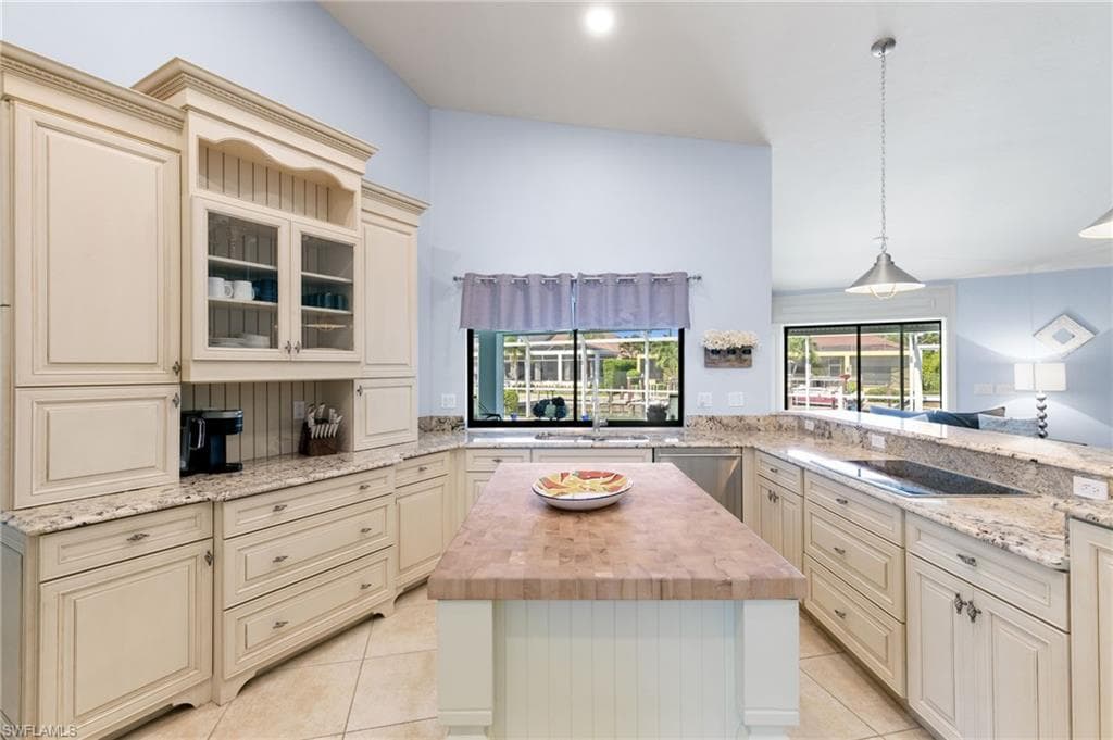 1181 Marlin Ct, Marco Island, FL 34145-4