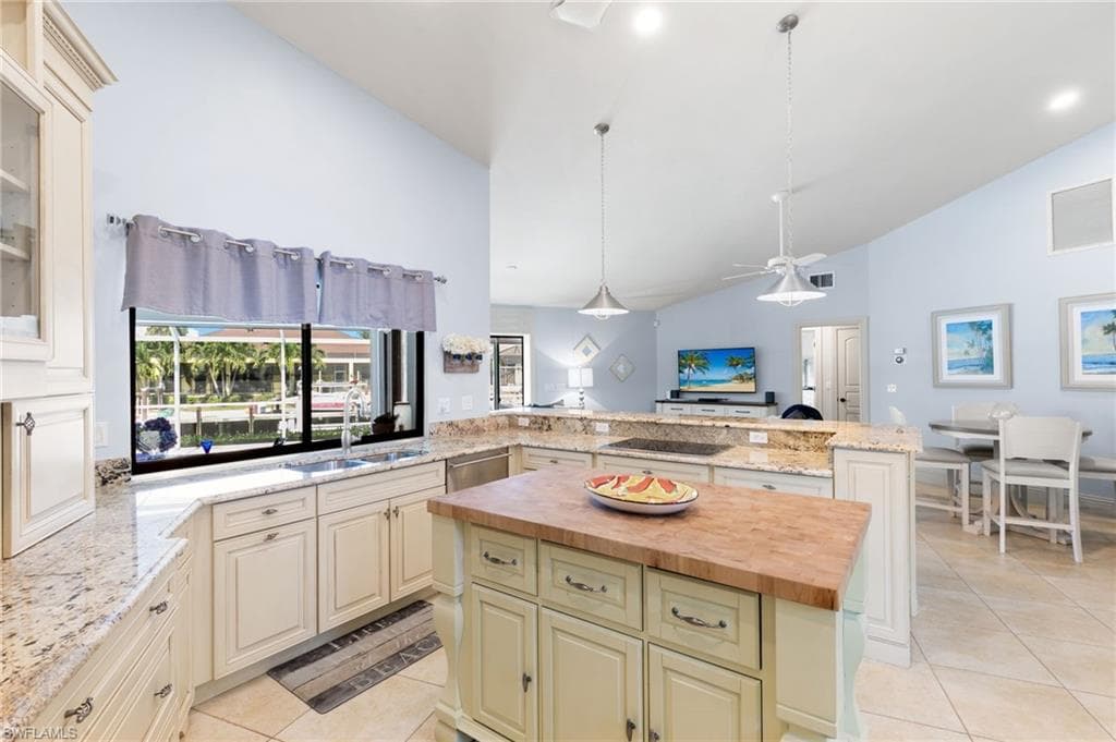 1181 Marlin Ct, Marco Island, FL 34145-5