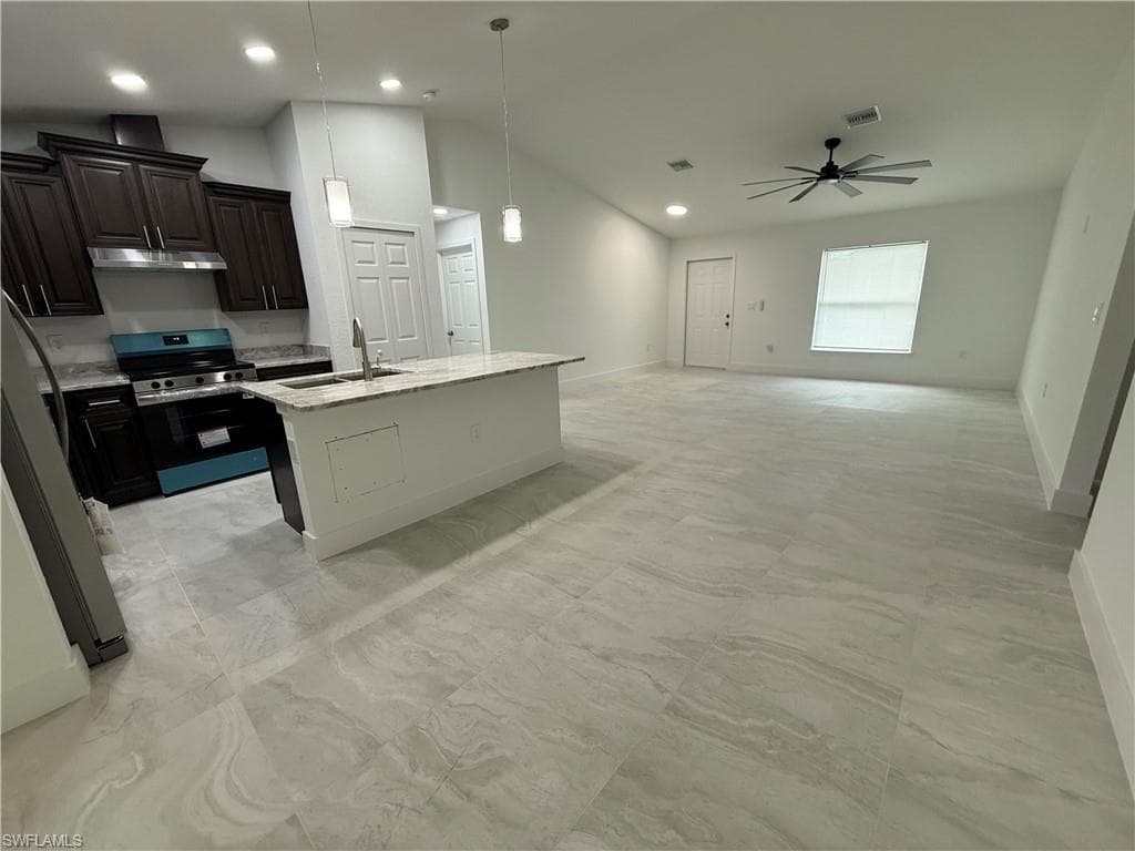 2805 14th St SW, Lehigh Acres, FL 33976-2