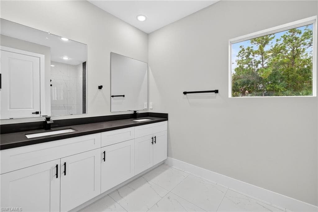 2810 39th St W, Lehigh Acres, FL 33971-18
