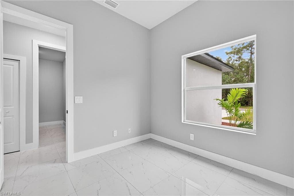 2810 39th St W, Lehigh Acres, FL 33971-20