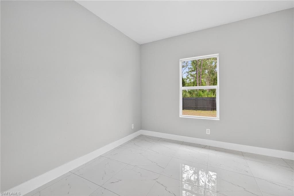 2810 39th St W, Lehigh Acres, FL 33971-22