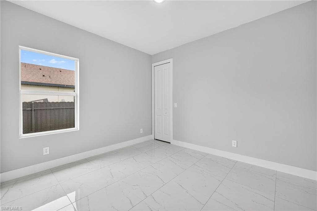 2810 39th St W, Lehigh Acres, FL 33971-23