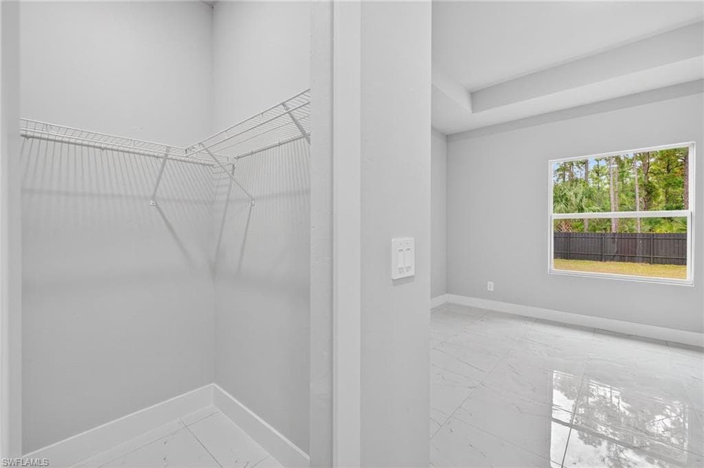 2810 39th St W, Lehigh Acres, FL 33971-27