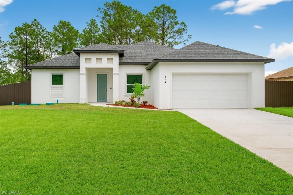 2810 39th St W, Lehigh Acres, FL 33971-1