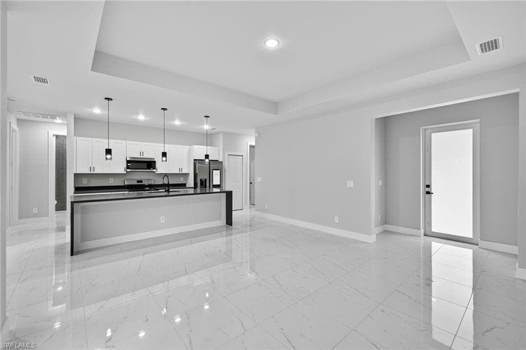 2810 39th St W, Lehigh Acres, FL 33971-2