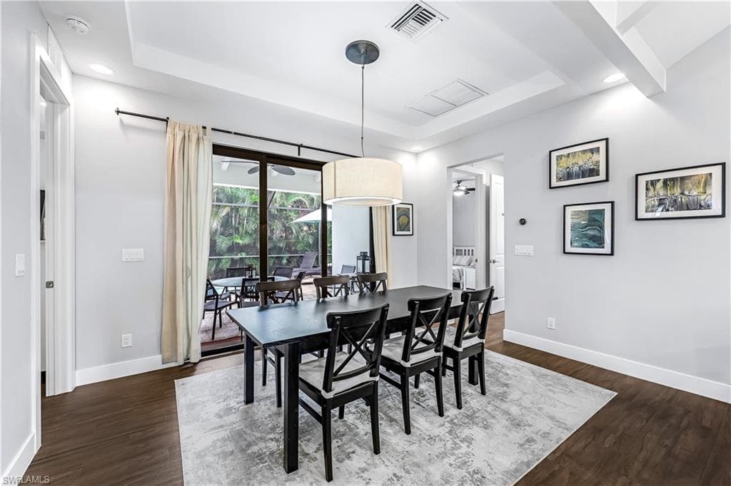 1140 Jeronimo Dr, Naples, FL 34103-8