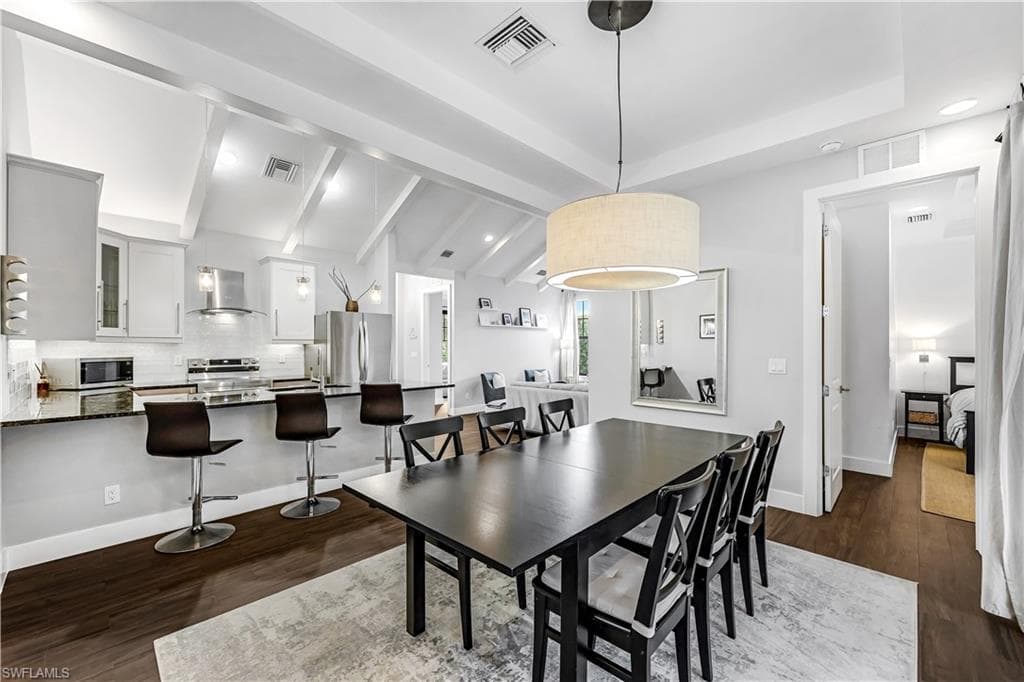 1140 Jeronimo Dr, Naples, FL 34103-9