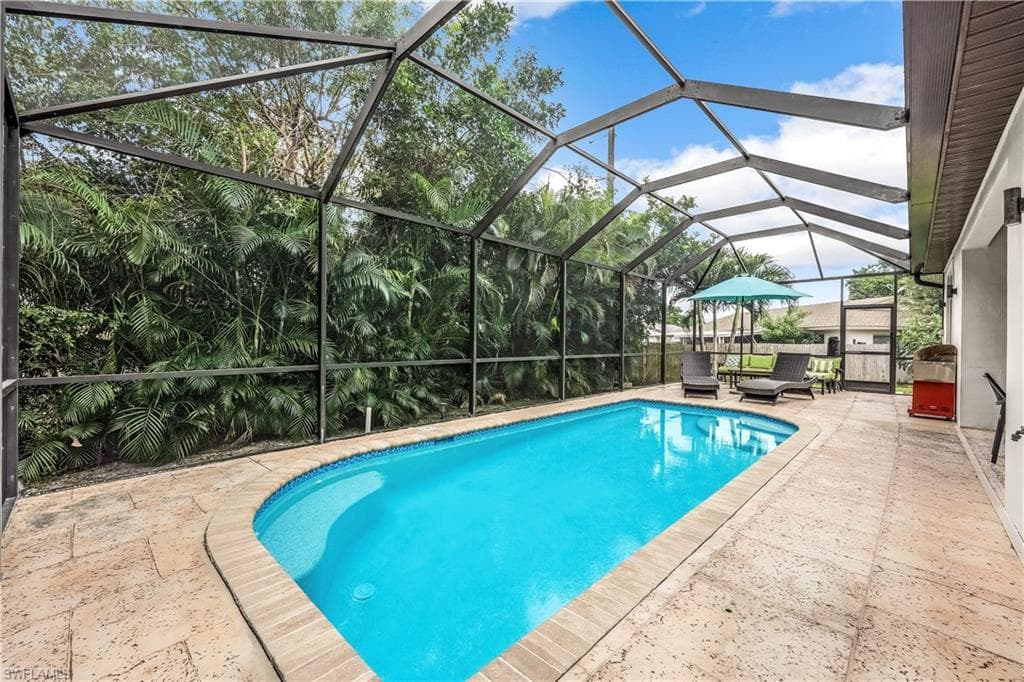 1140 Jeronimo Dr, Naples, FL 34103-23