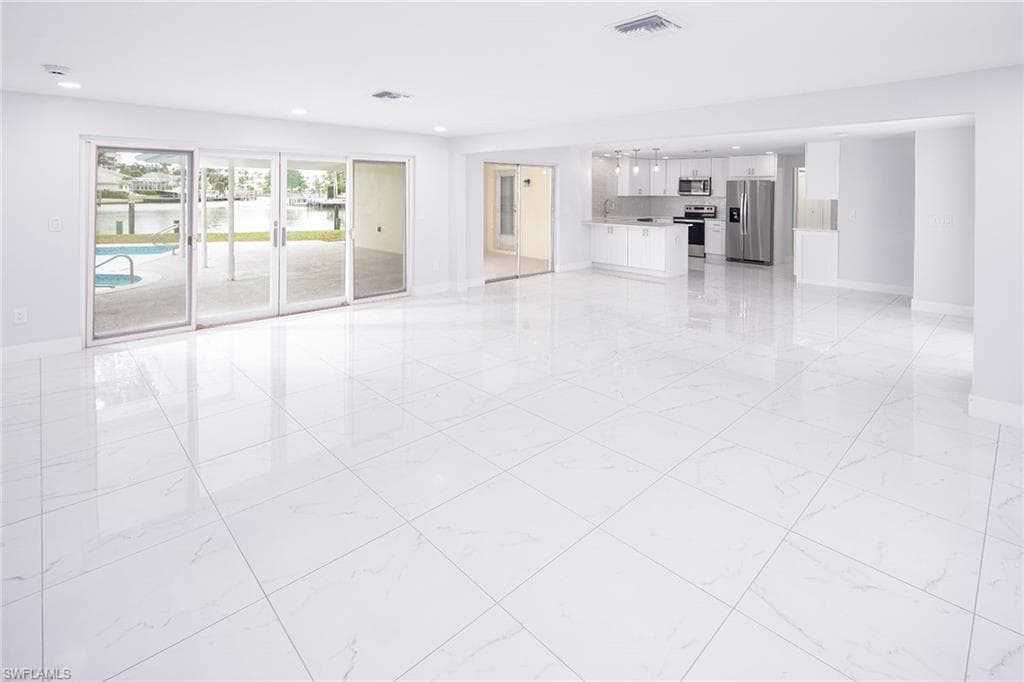 320 Bow Line Dr, Naples, FL 34103-9