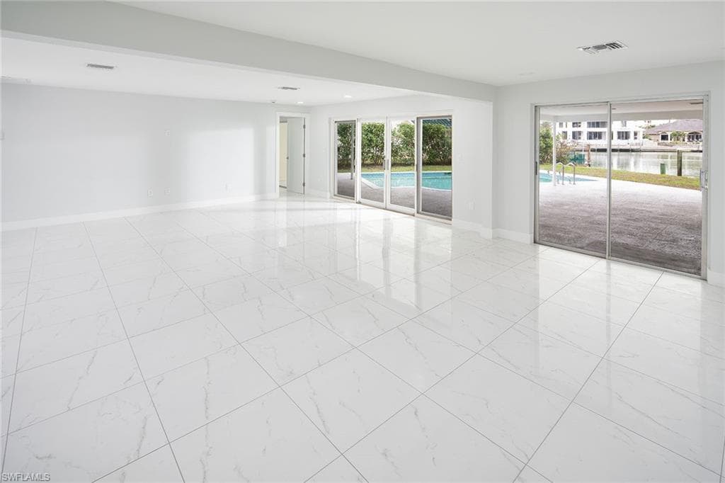 320 Bow Line Dr, Naples, FL 34103-10