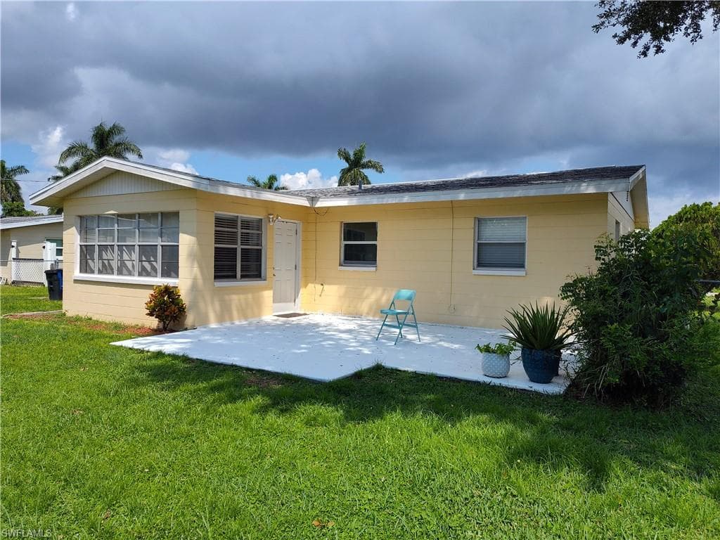 1442 Byron Rd, Fort Myers, FL 33919-17