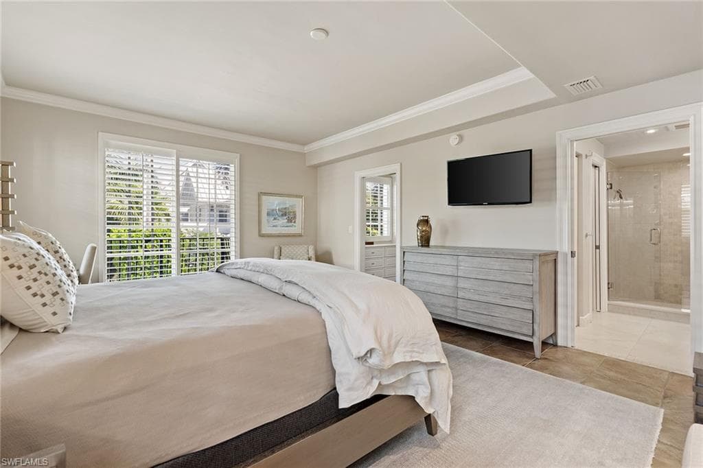 417 4th Ave S 301, Naples, FL 34102-14