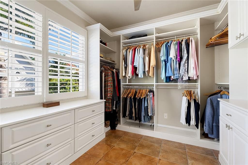 417 4th Ave S 301, Naples, FL 34102-15