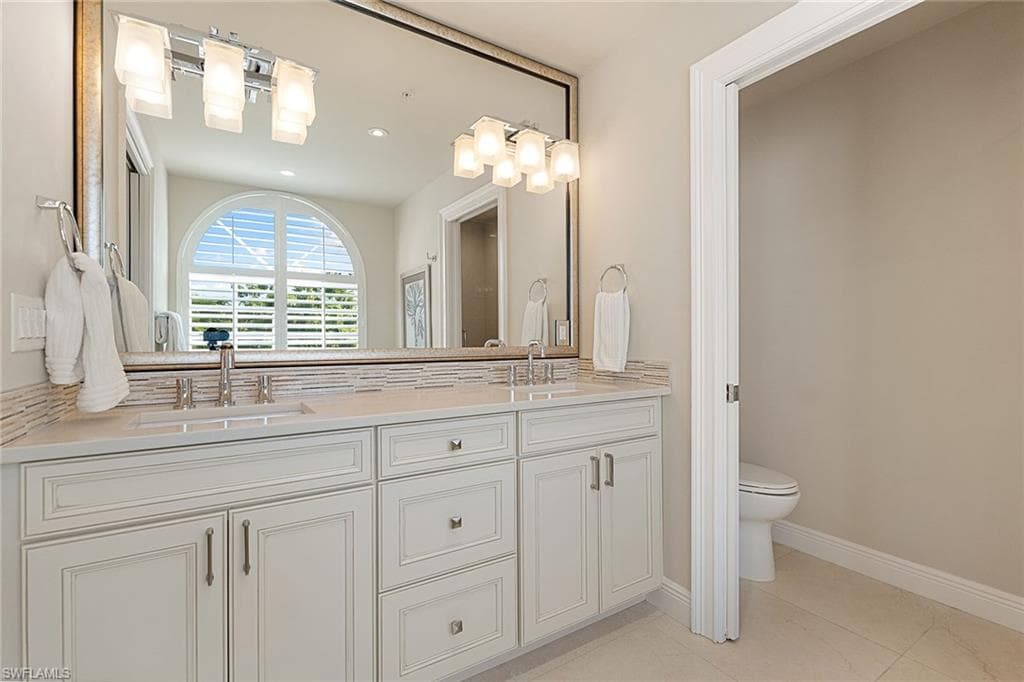 417 4th Ave S 301, Naples, FL 34102-22