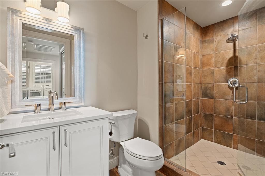 417 4th Ave S 301, Naples, FL 34102-25