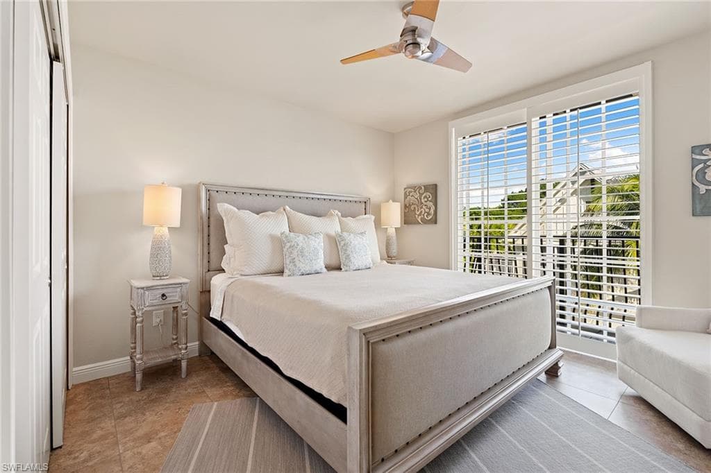 417 4th Ave S 301, Naples, FL 34102-26