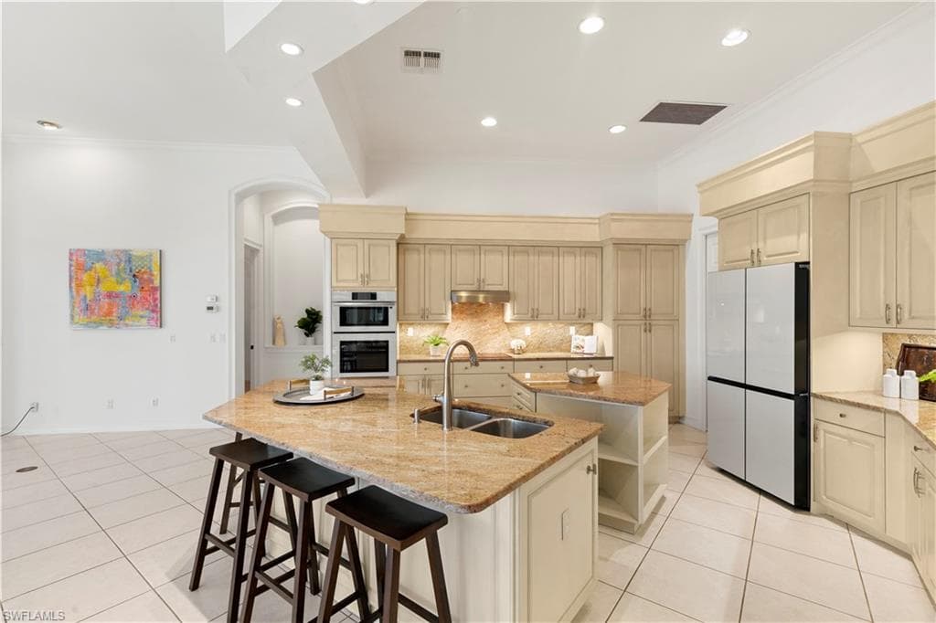 2341 Cheshire Ln, Naples, FL 34109-18