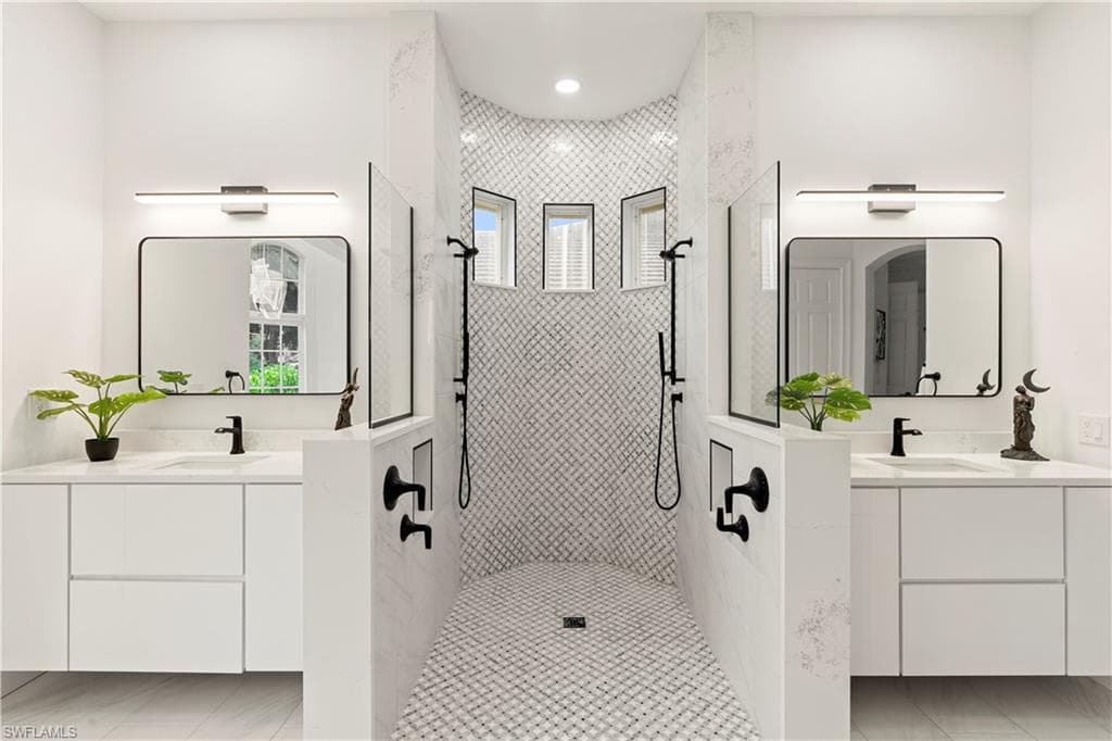 2341 Cheshire Ln, Naples, FL 34109-27