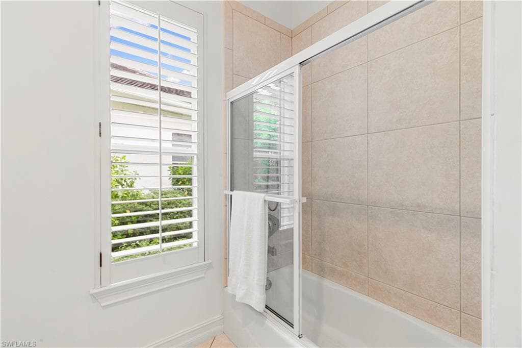 2341 Cheshire Ln, Naples, FL 34109-34