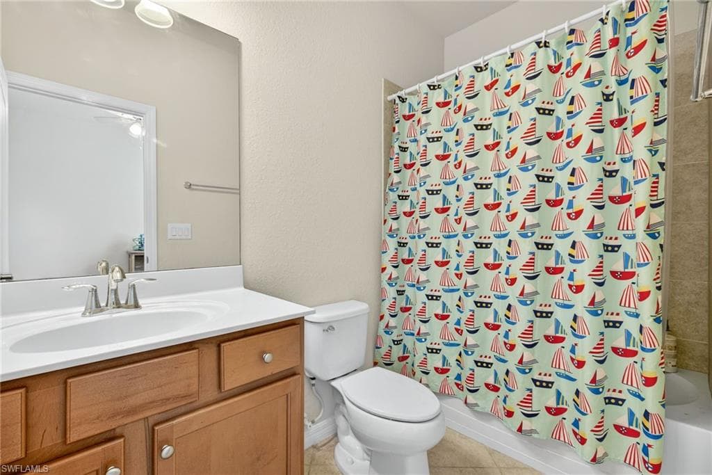 2394 Heydon Cir E, Naples, FL 34120-21