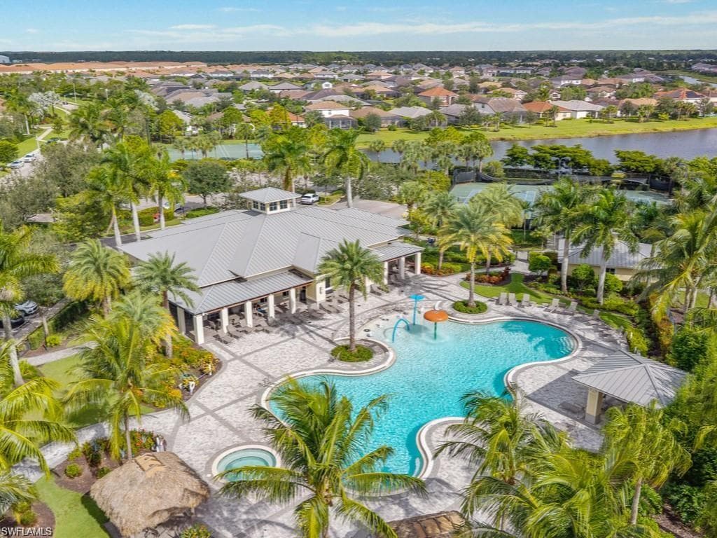 2394 Heydon Cir E, Naples, FL 34120-32