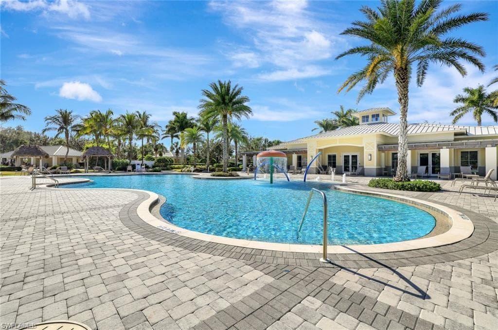 2394 Heydon Cir E, Naples, FL 34120-33