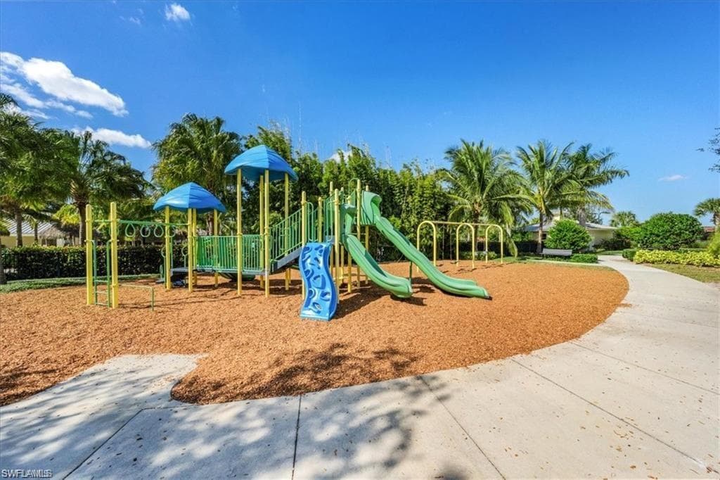2394 Heydon Cir E, Naples, FL 34120-40