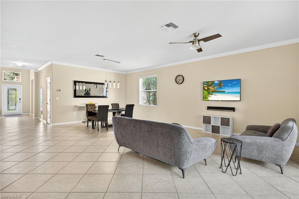 2394 Heydon Cir E, Naples, FL 34120-4