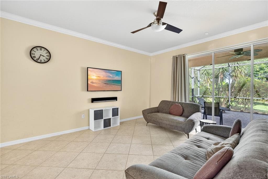 2394 Heydon Cir E, Naples, FL 34120-6