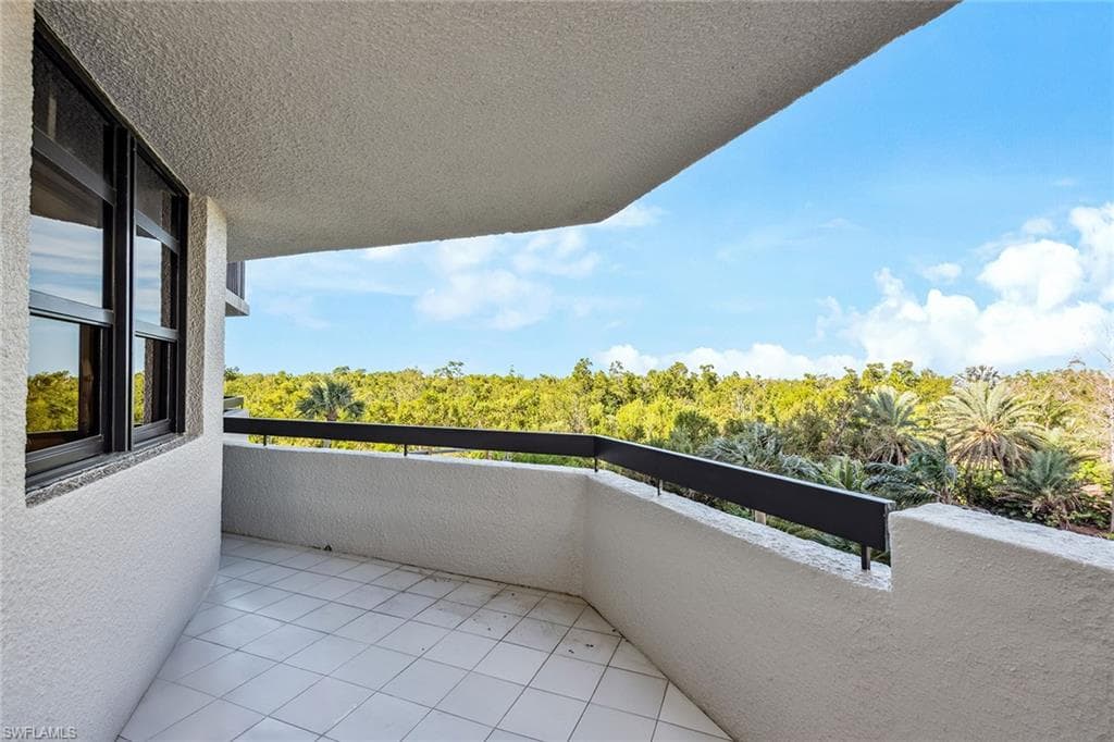 6001 Pelican Bay Blvd 204, Naples, FL 34108-11