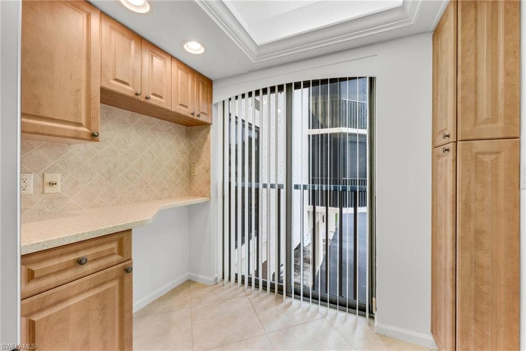 961 Collier Ct 101, Marco Island, FL 34145-6