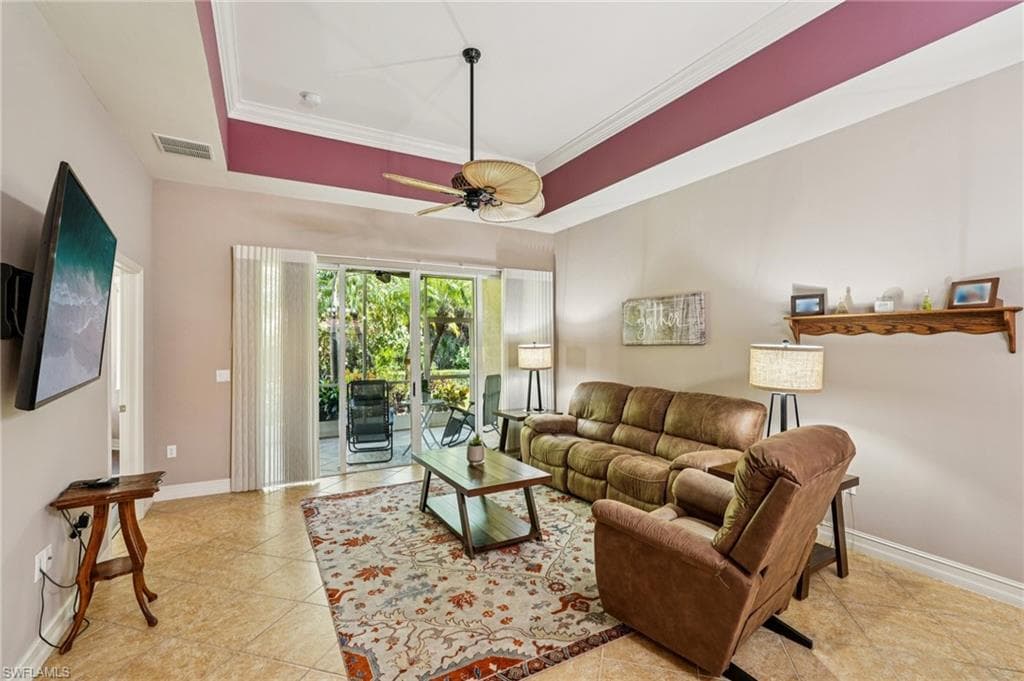 8100 Sanctuary Dr 1, Naples, FL 34104-9