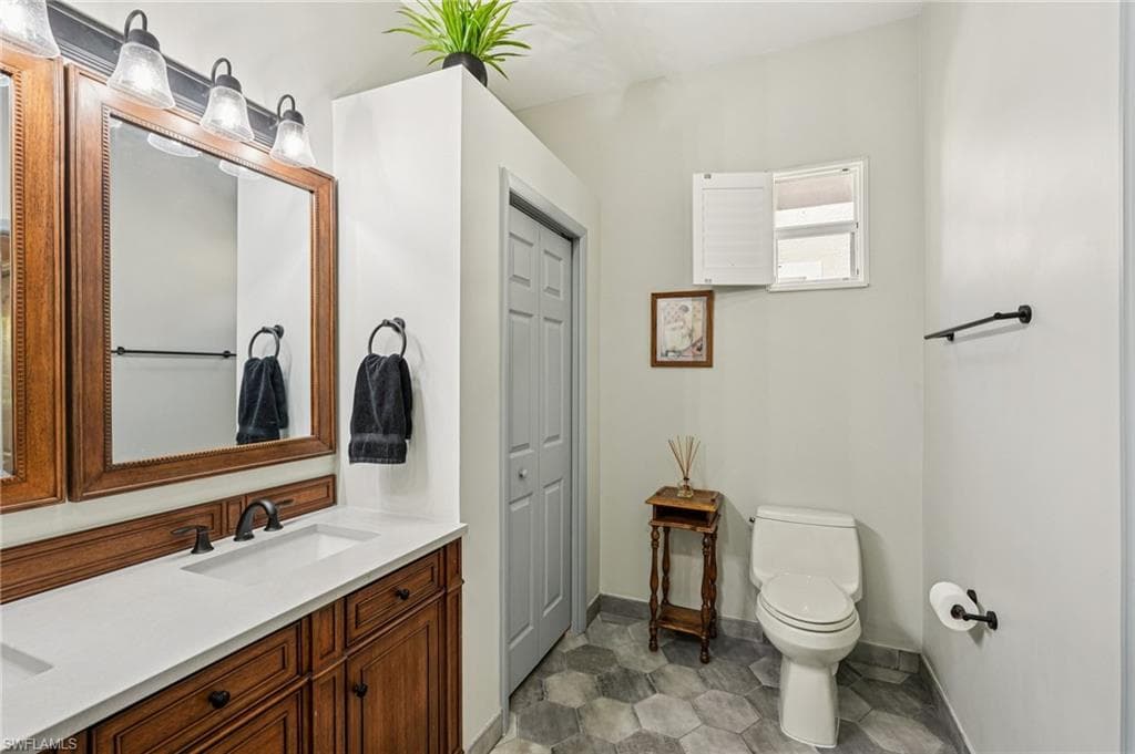 8100 Sanctuary Dr 1, Naples, FL 34104-24