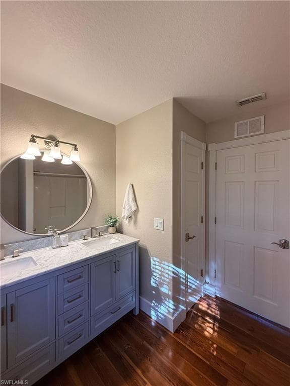4934 Cortez Cir, Naples, FL 34112-29