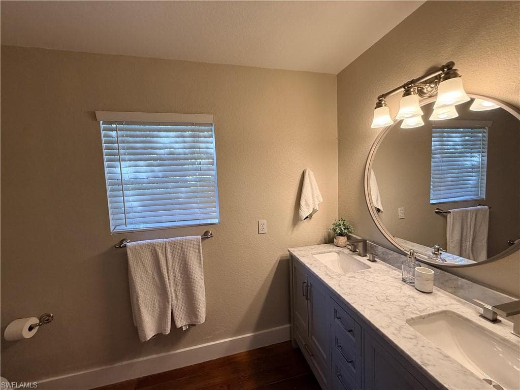 4934 Cortez Cir, Naples, FL 34112-30