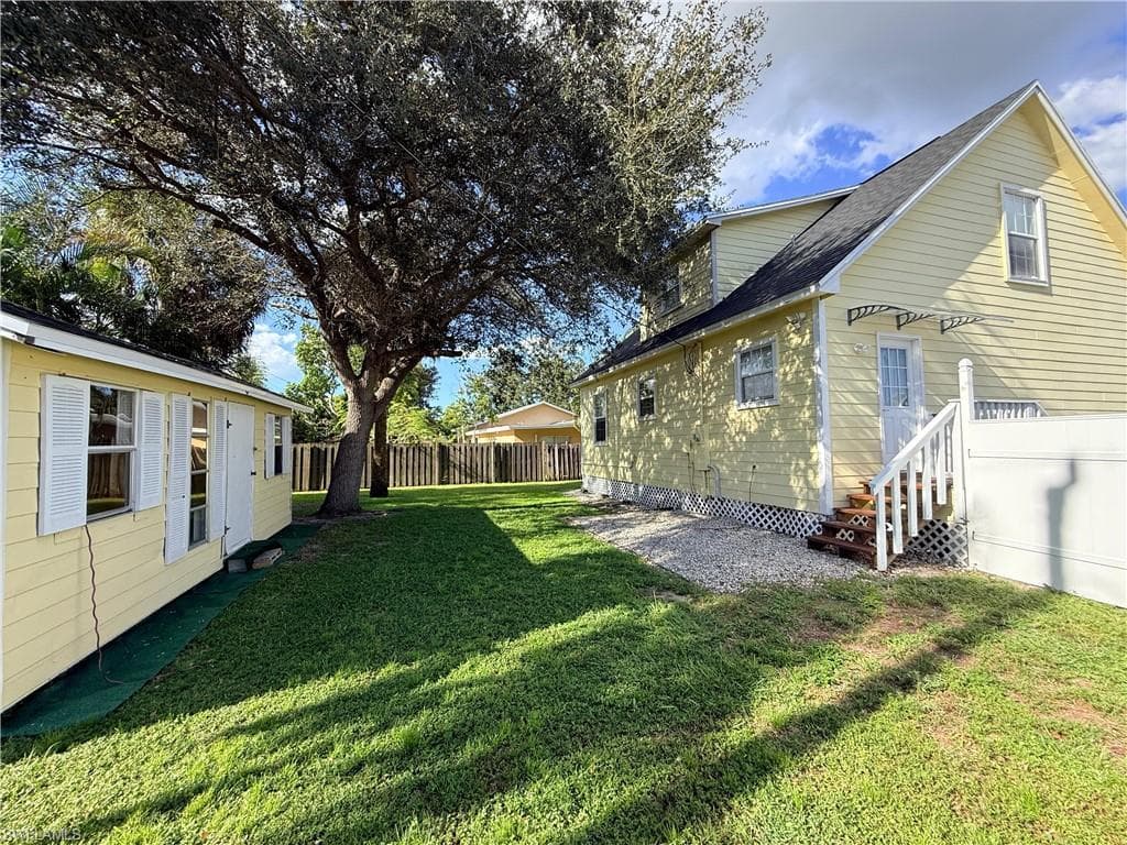 4934 Cortez Cir, Naples, FL 34112-34