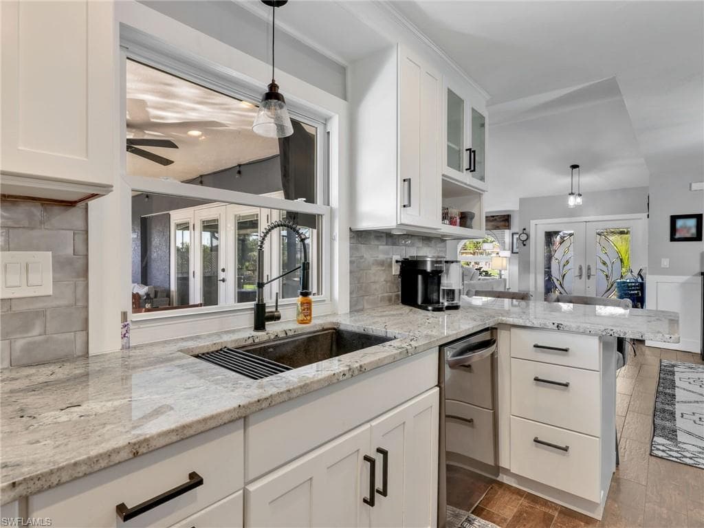 505 9th Ave, Cape Coral, FL 33990-9